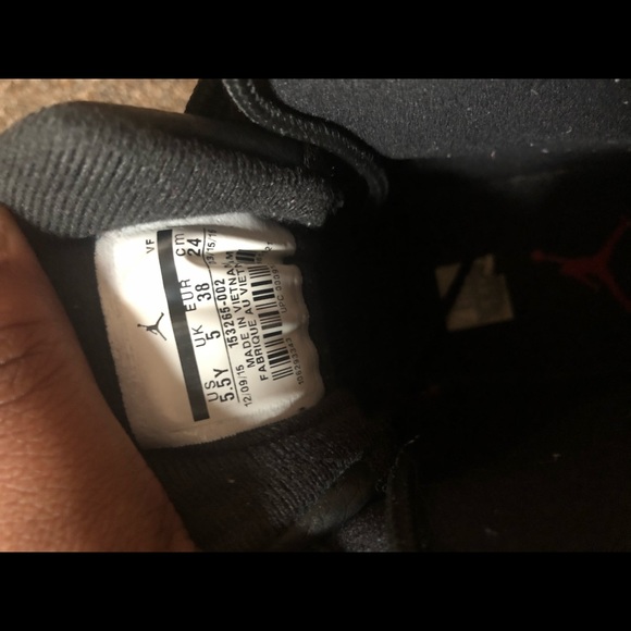 Jordan 12 Retro Flu Game 2016 (GS) - Picture 4 of 5